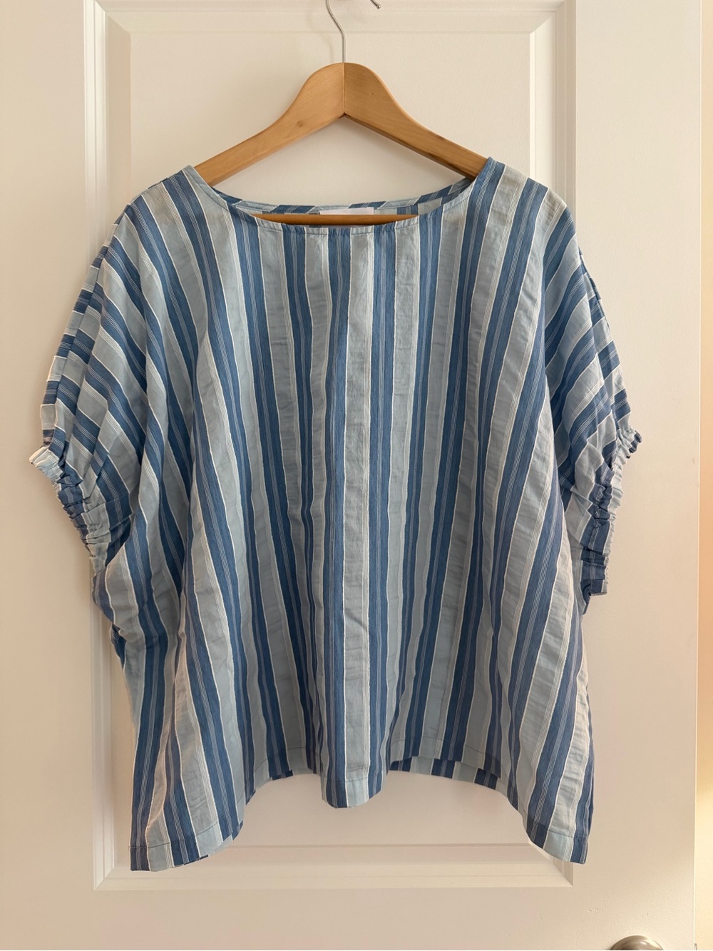 eesome Blue & White Vertical Stripe Top